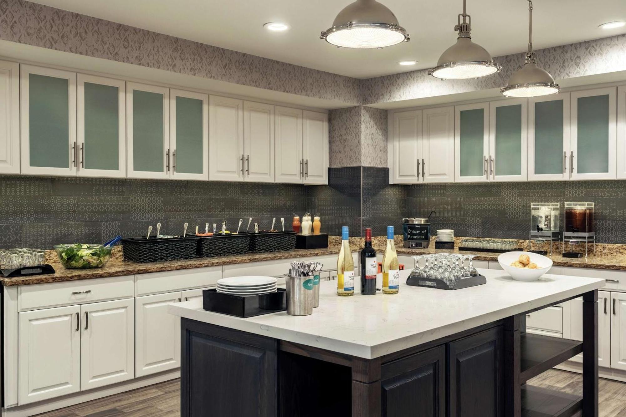 Homewood Suites By Hilton Erie Kearsarge Bagian luar foto