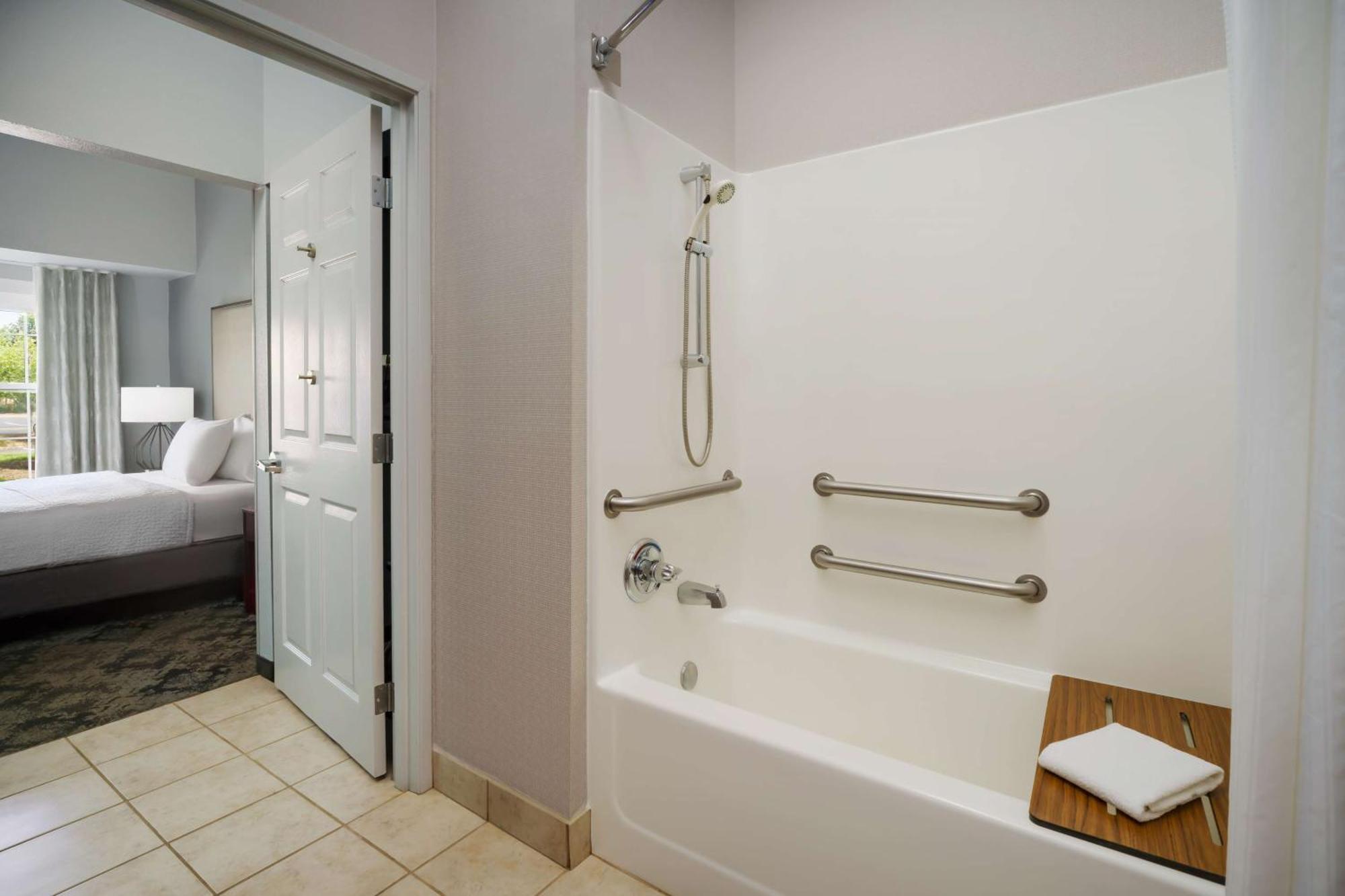 Homewood Suites By Hilton Erie Kearsarge Bagian luar foto