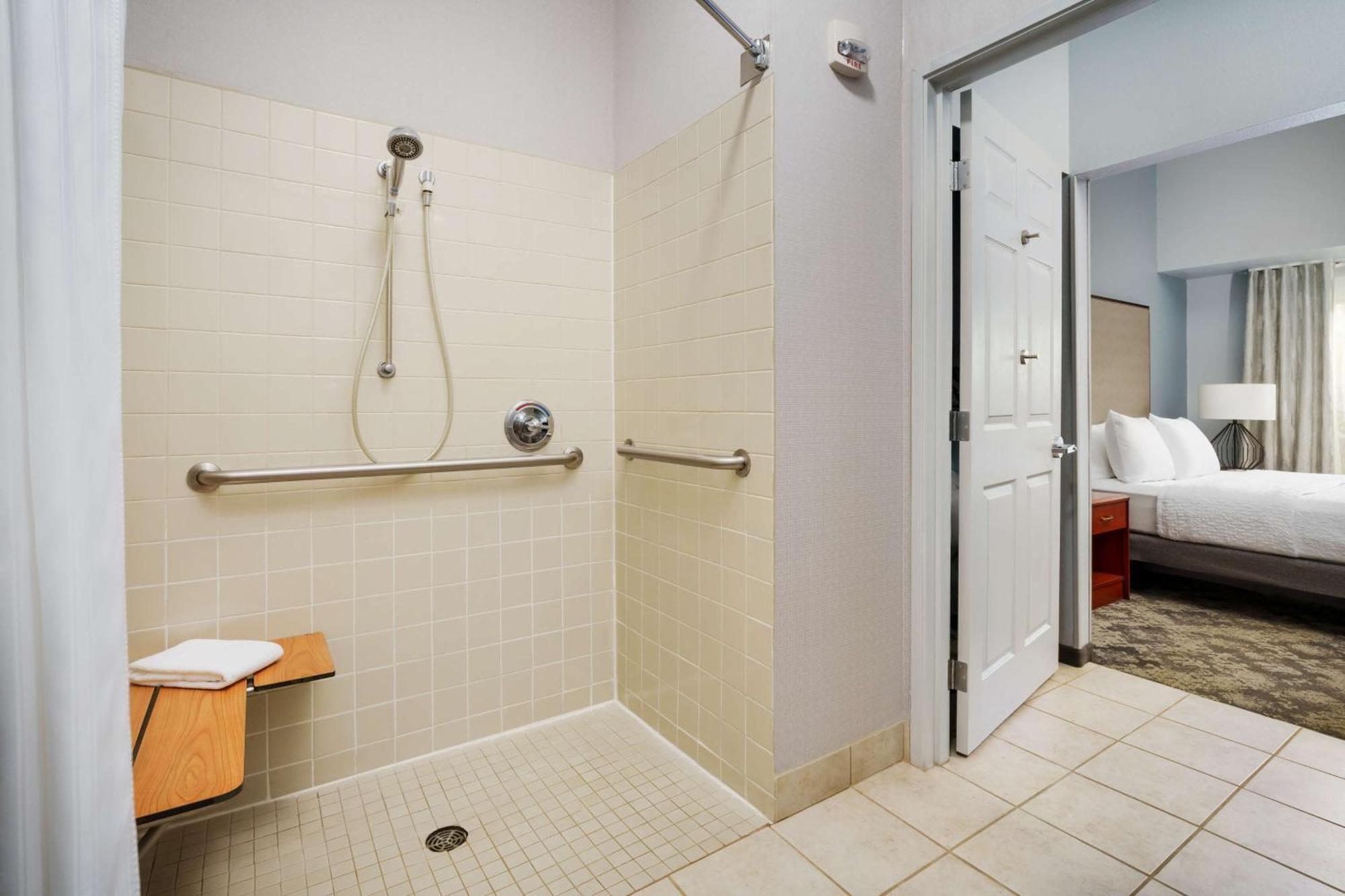 Homewood Suites By Hilton Erie Kearsarge Bagian luar foto