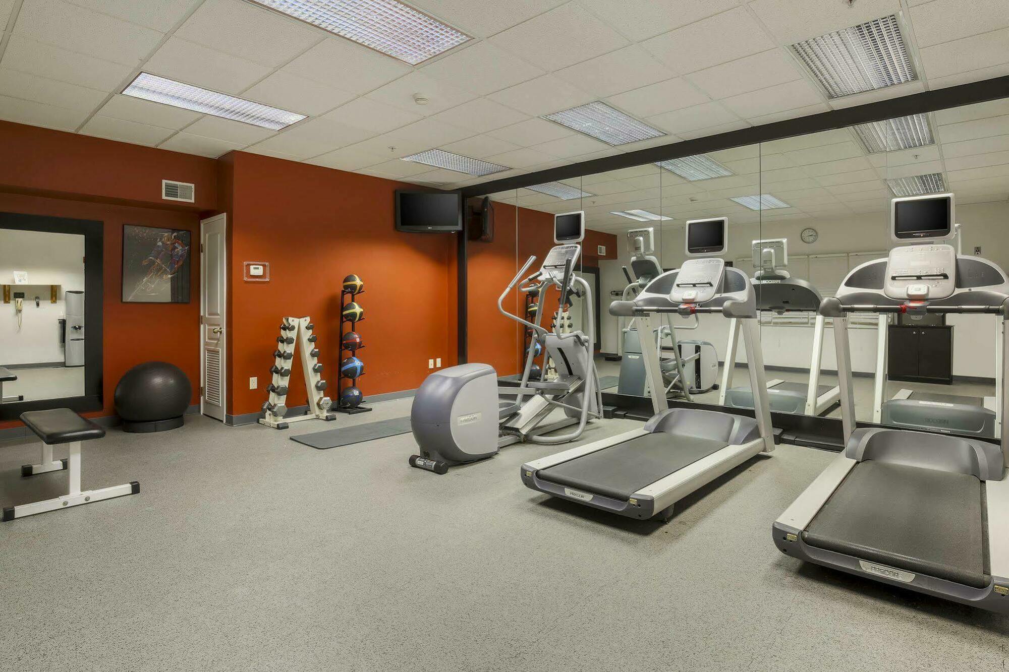 Homewood Suites By Hilton Erie Kearsarge Bagian luar foto